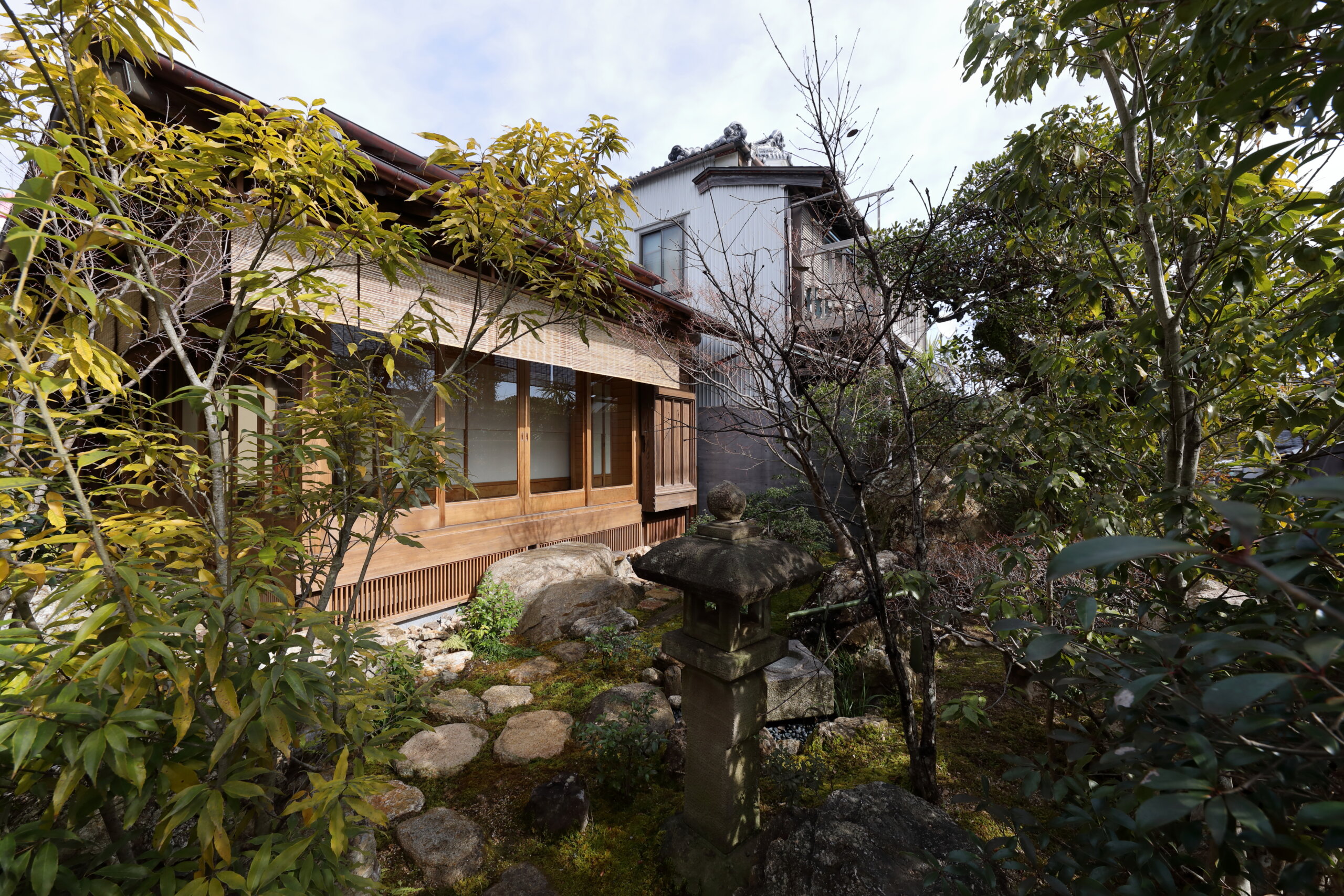 庭園　　　　　（写真：河上展儀）