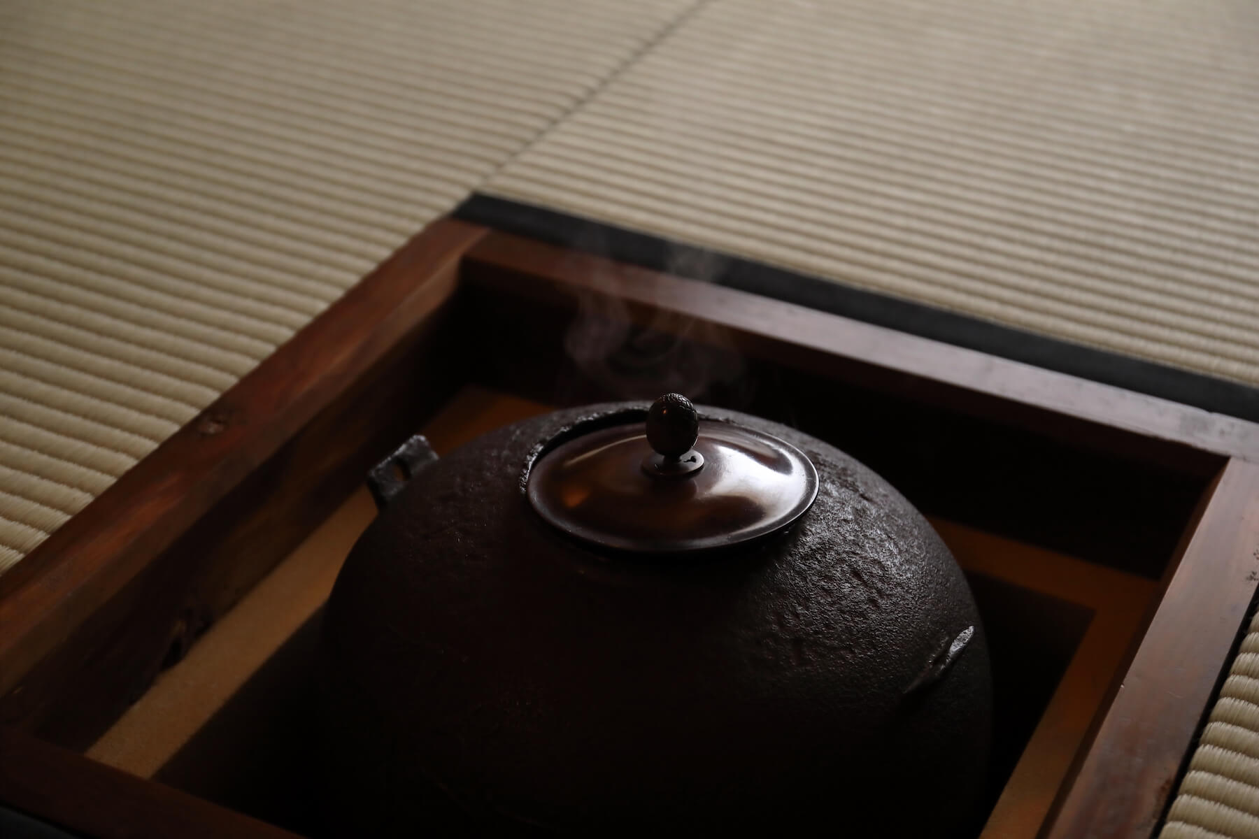 茶室内部（弄月亭）　　　　　　（写真：河上展儀）